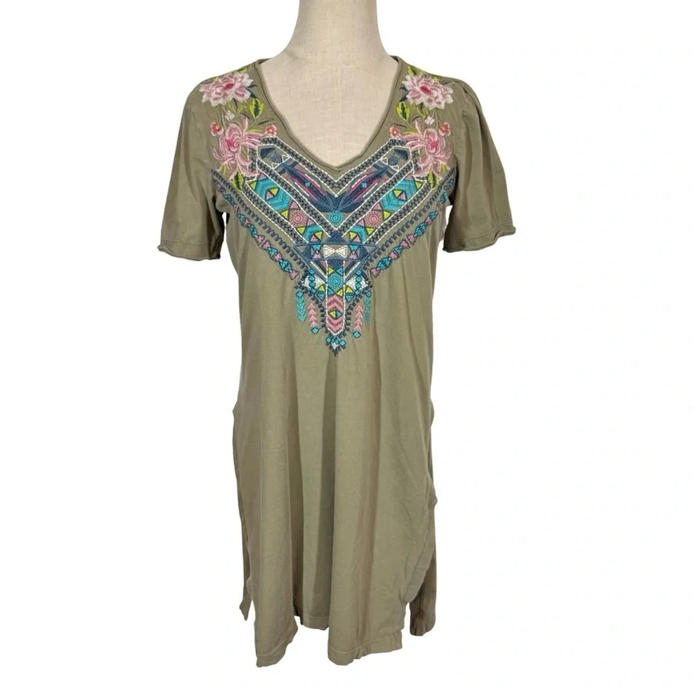 JWLA Johnny Was Sonya Side Slit Embroidered Floral V-neck Tunic Dress Top